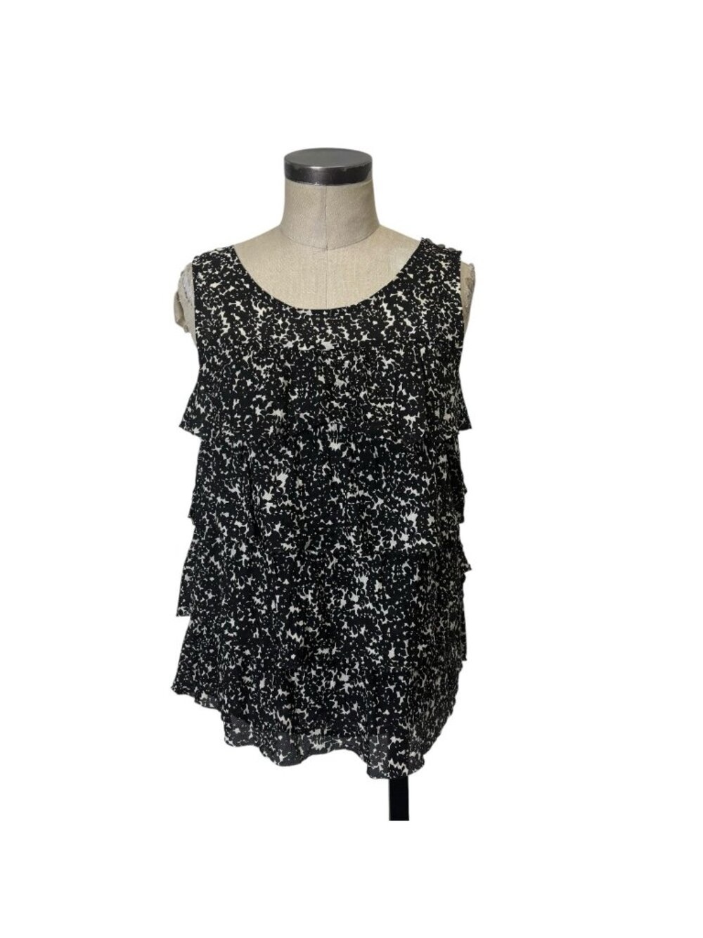 Vintage J Crew 100% Silk Tiered Ruffle Sleeveless Top Blouse Size 4 Black White